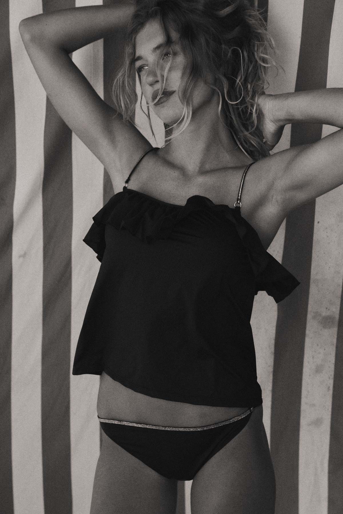 Tanga Thea Dark Square